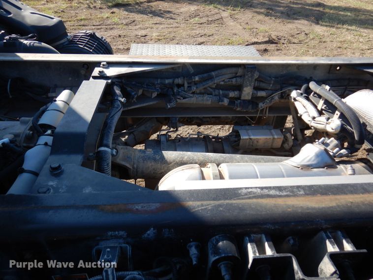 image for item MH9215 2015 Kenworth K370  truck cab and chassis