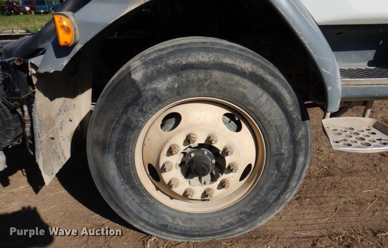 image for item MH9215 2015 Kenworth K370  truck cab and chassis