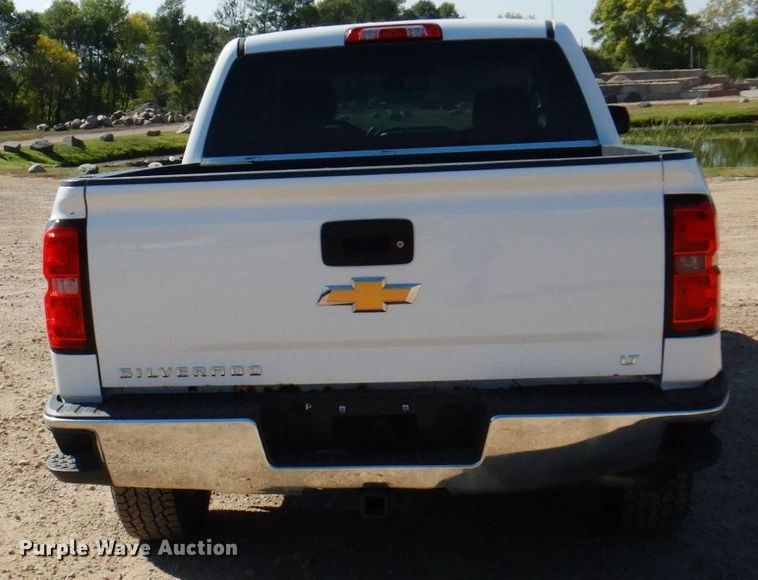 image for item MH9217 2015 Chevrolet Silverado 1500  Crew Cab pickup truck