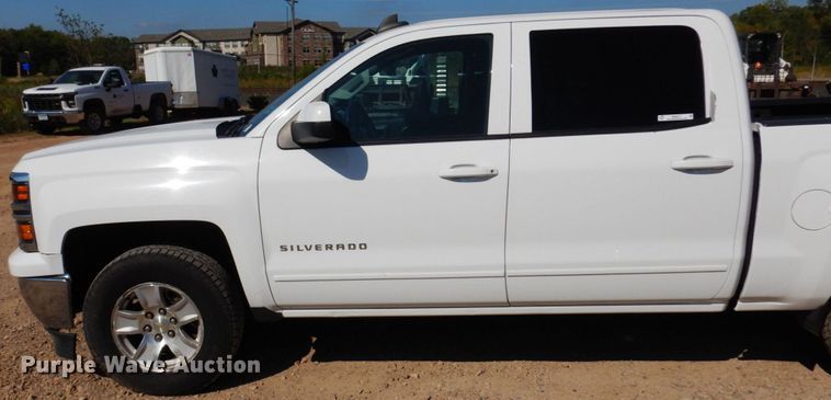 image for item MH9217 2015 Chevrolet Silverado 1500  Crew Cab pickup truck