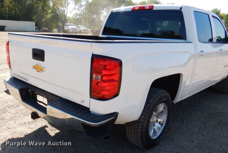 image for item MH9217 2015 Chevrolet Silverado 1500  Crew Cab pickup truck