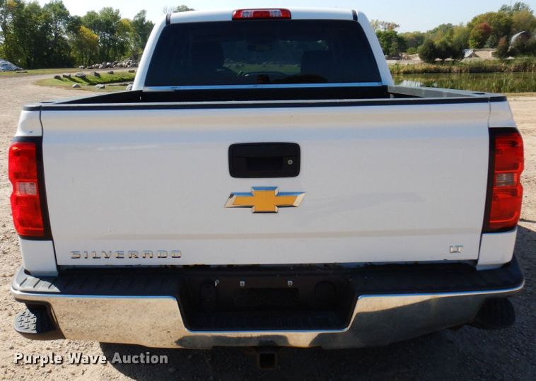 image for item MH9217 2015 Chevrolet Silverado 1500  Crew Cab pickup truck