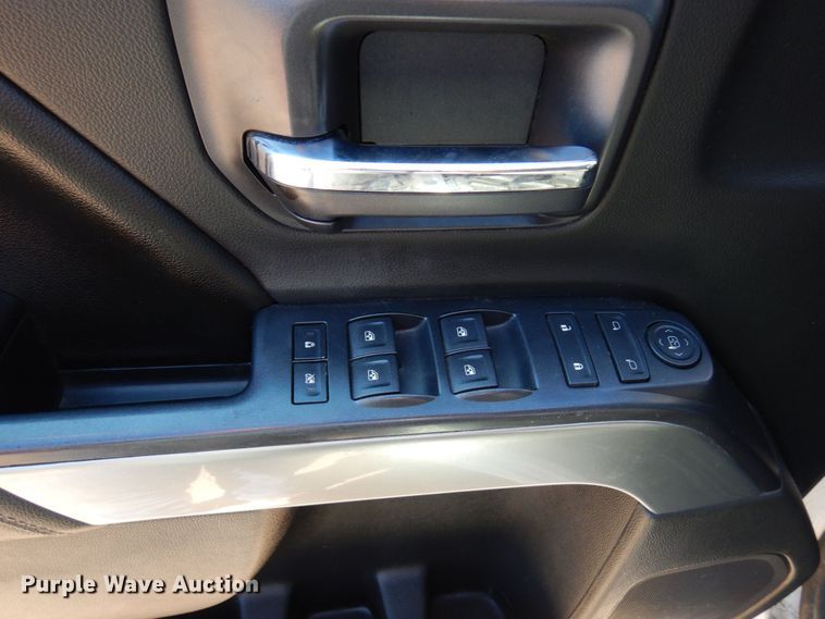 image for item MH9217 2015 Chevrolet Silverado 1500  Crew Cab pickup truck