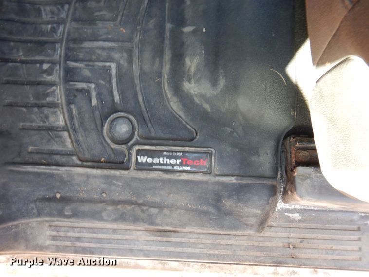 image for item MH9217 2015 Chevrolet Silverado 1500  Crew Cab pickup truck