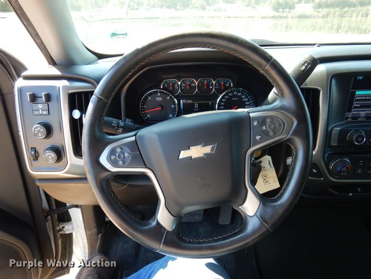 image for item MH9217 2015 Chevrolet Silverado 1500  Crew Cab pickup truck