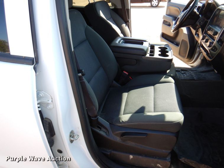 image for item MH9217 2015 Chevrolet Silverado 1500  Crew Cab pickup truck