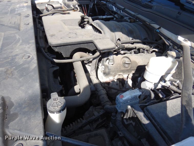 image for item MH9217 2015 Chevrolet Silverado 1500  Crew Cab pickup truck