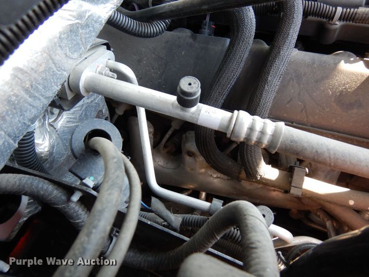 image for item MH9217 2015 Chevrolet Silverado 1500  Crew Cab pickup truck