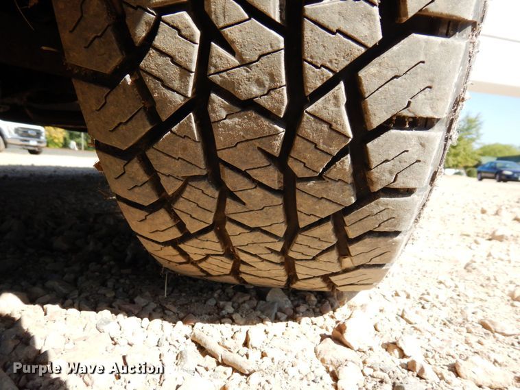 image for item MH9217 2015 Chevrolet Silverado 1500  Crew Cab pickup truck