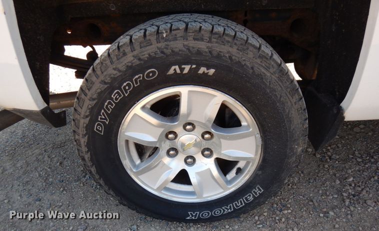 image for item MH9217 2015 Chevrolet Silverado 1500  Crew Cab pickup truck