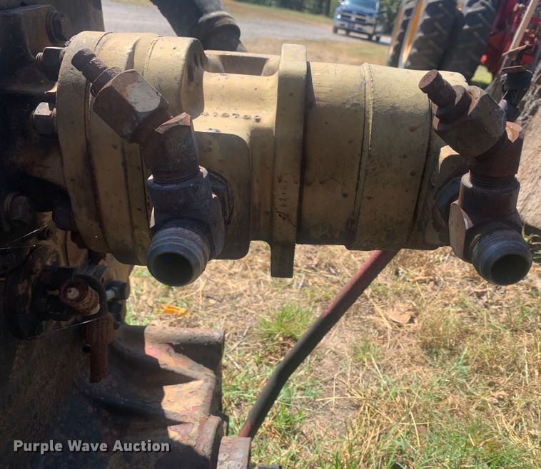 image for item MH9790 1989 Case W30  Motor and Transmission only