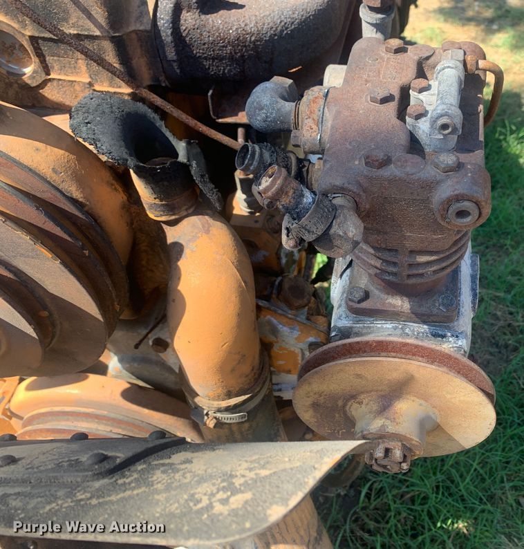 image for item MH9790 1989 Case W30  Motor and Transmission only