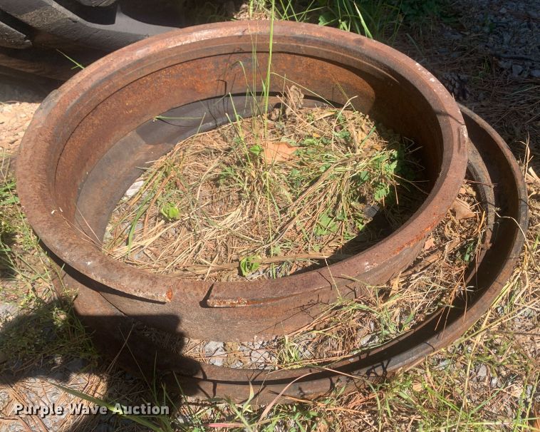 image for item MH9792 23.5-25 tire