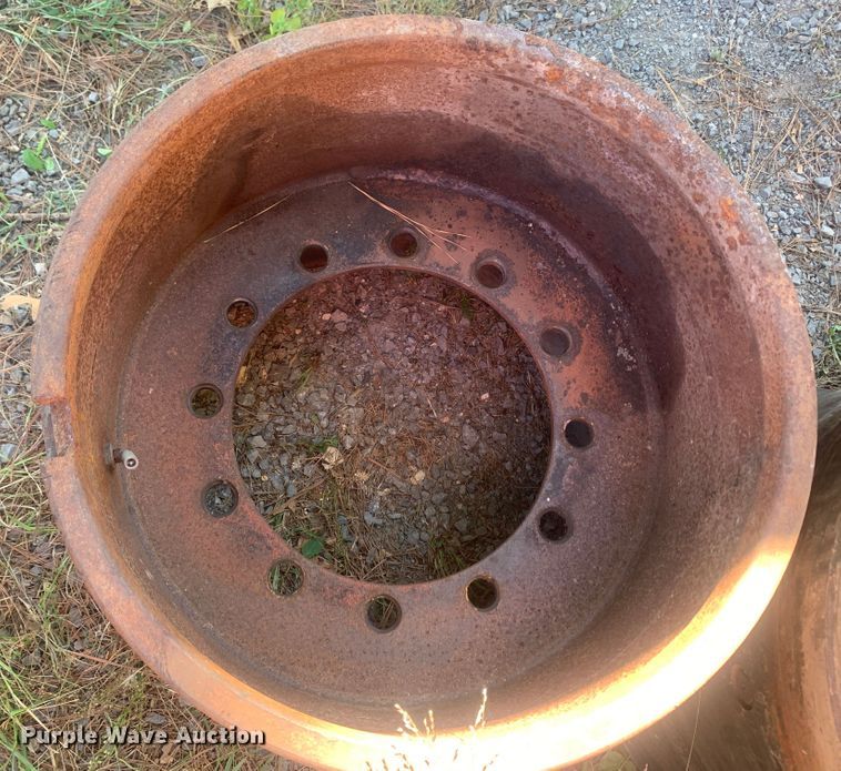 image for item MH9792 23.5-25 tire