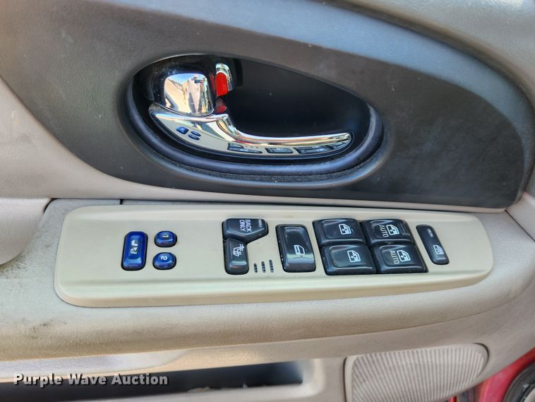 image for item MK9312 2004 GMC Envoy  SUV