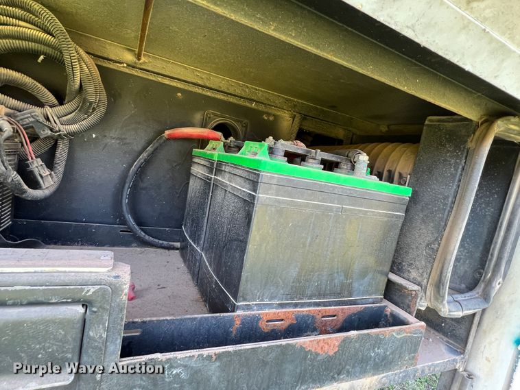 image for item MQ9798 2001 Freightliner XC  RV