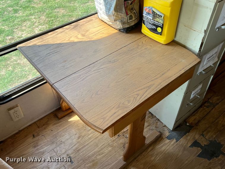 image for item MQ9798 2001 Freightliner XC  RV