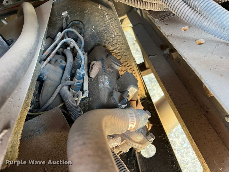 image for item MQ9798 2001 Freightliner XC  RV