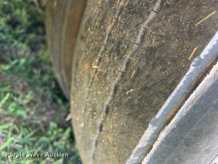 image for item MQ9798 2001 Freightliner XC  RV