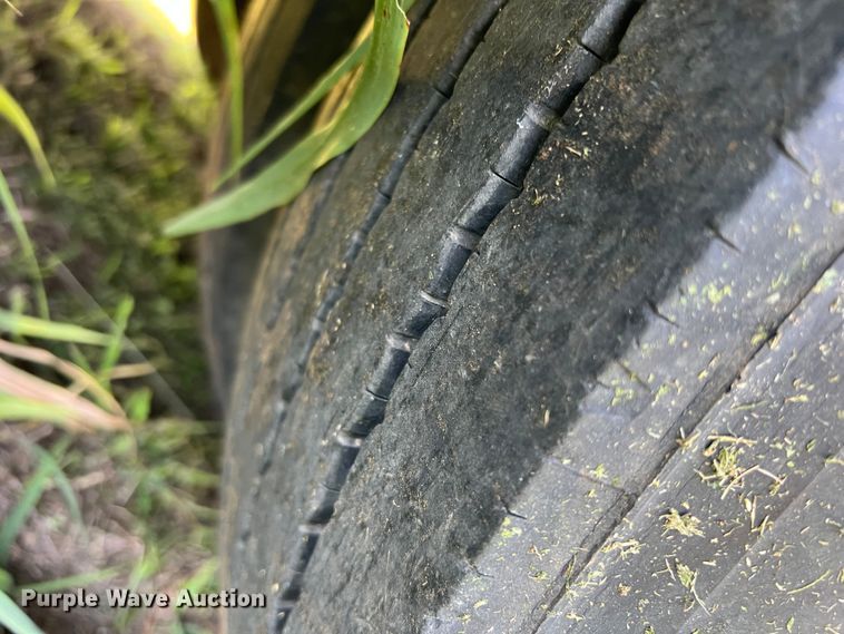 image for item MQ9798 2001 Freightliner XC  RV