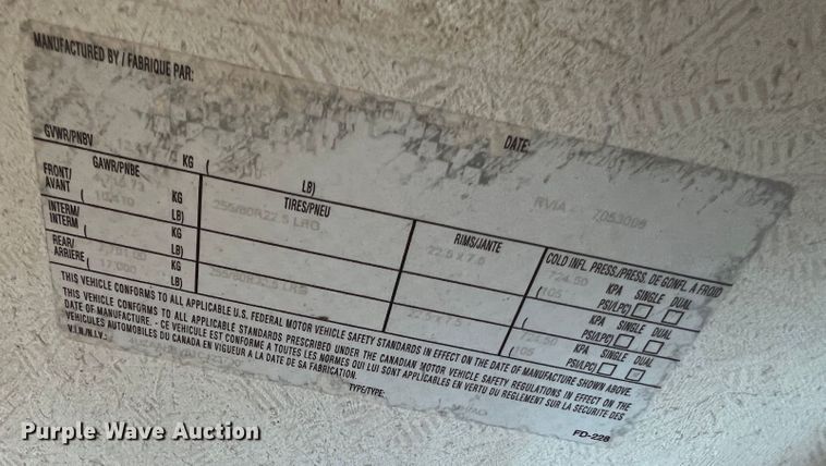 image for item MQ9798 2001 Freightliner XC  RV