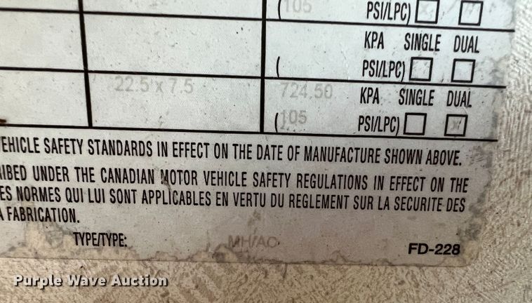 image for item MQ9798 2001 Freightliner XC  RV