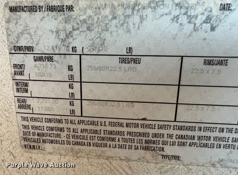 image for item MQ9798 2001 Freightliner XC  RV