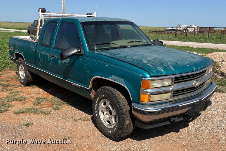 image for item MQ9799 1995 Chevrolet 1500  Ext. Cab pickup truck