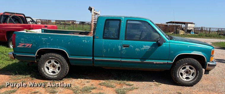 image for item MQ9799 1995 Chevrolet 1500  Ext. Cab pickup truck