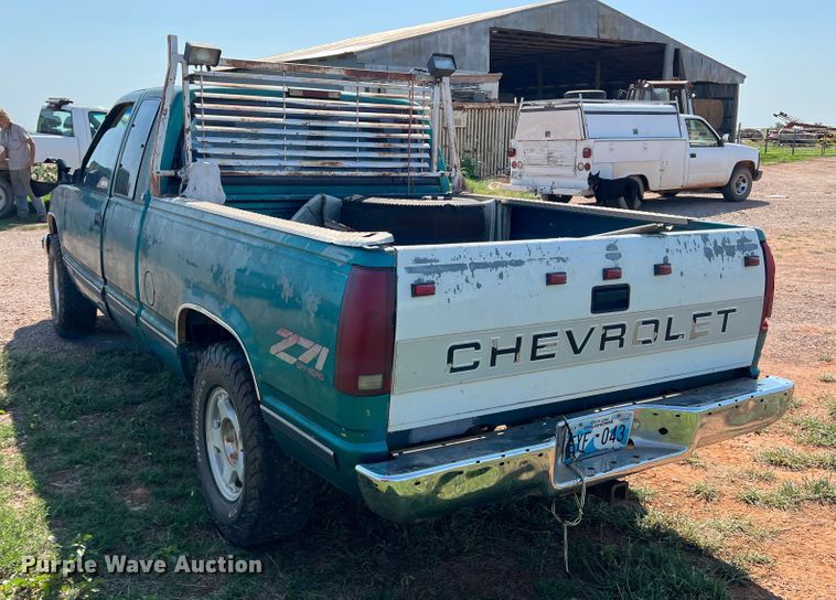 image for item MQ9799 1995 Chevrolet 1500  Ext. Cab pickup truck