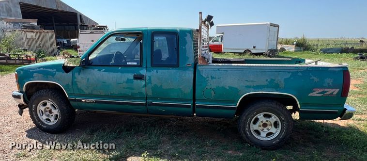 image for item MQ9799 1995 Chevrolet 1500  Ext. Cab pickup truck
