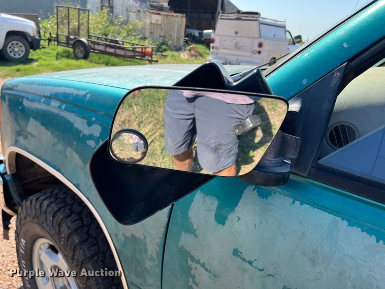 image for item MQ9799 1995 Chevrolet 1500  Ext. Cab pickup truck