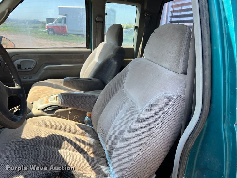 image for item MQ9799 1995 Chevrolet 1500  Ext. Cab pickup truck