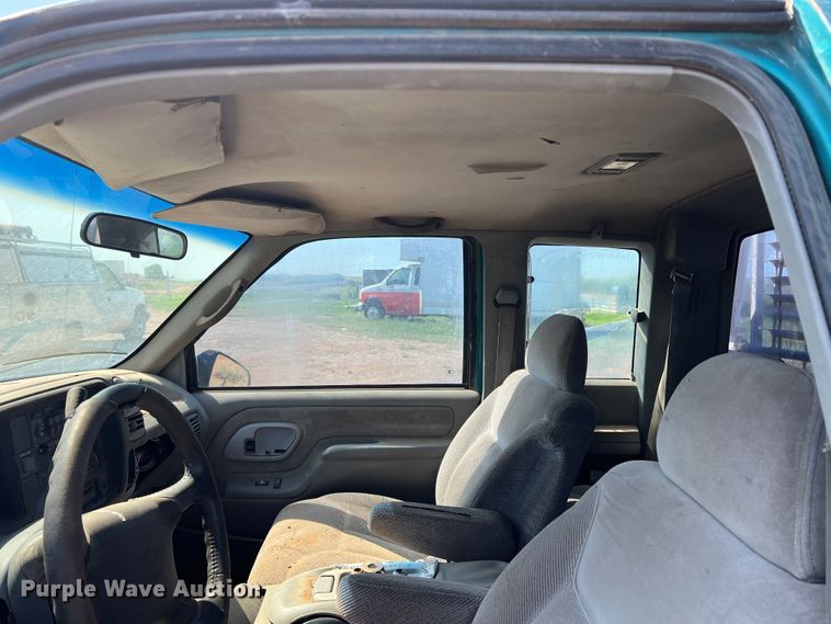 image for item MQ9799 1995 Chevrolet 1500  Ext. Cab pickup truck