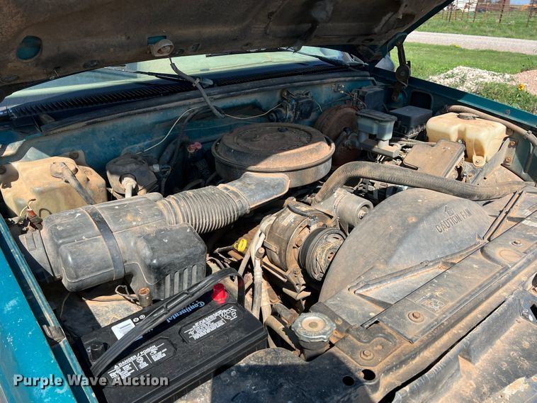 image for item MQ9799 1995 Chevrolet 1500  Ext. Cab pickup truck