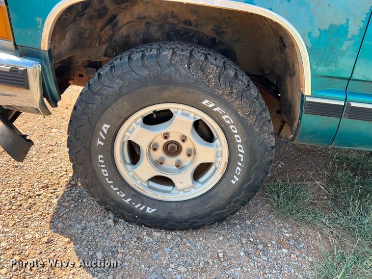 image for item MQ9799 1995 Chevrolet 1500  Ext. Cab pickup truck