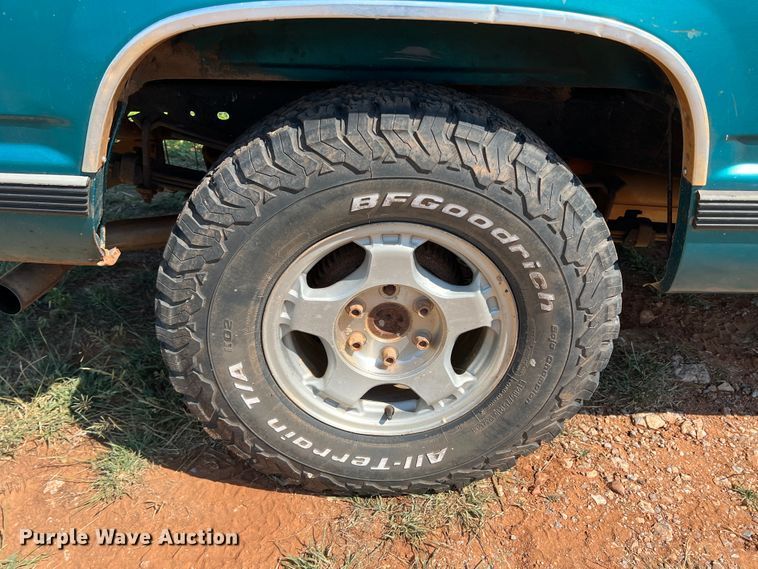 image for item MQ9799 1995 Chevrolet 1500  Ext. Cab pickup truck