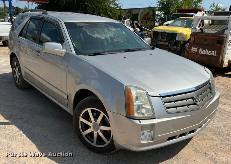 image for item MQ9808 2004 Cadillac SRX  SUV