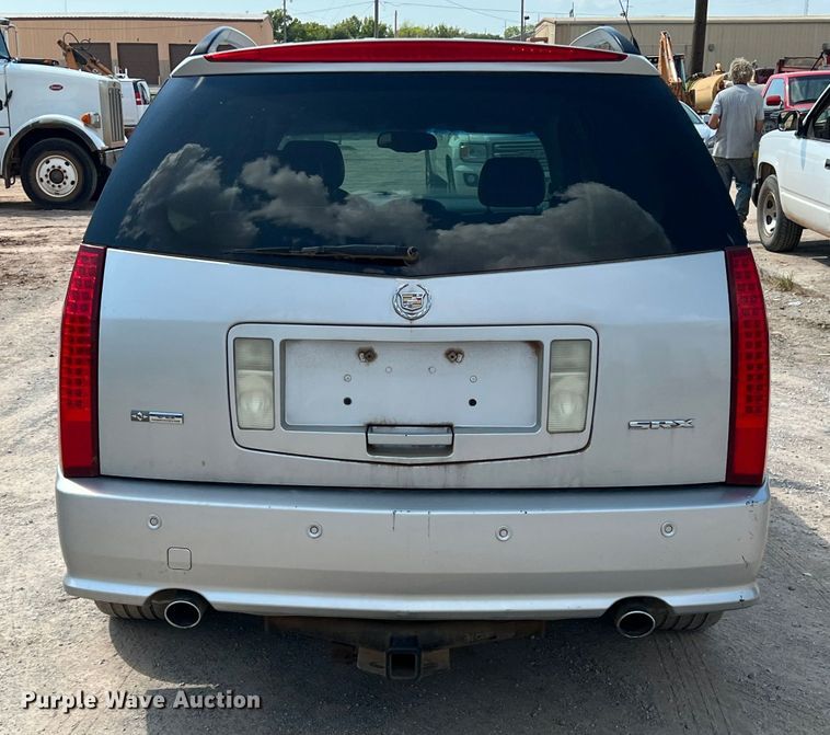 image for item MQ9808 2004 Cadillac SRX  SUV