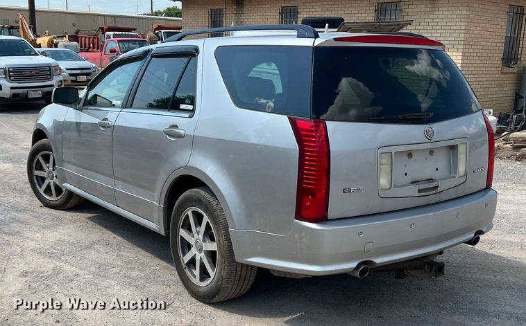 image for item MQ9808 2004 Cadillac SRX  SUV