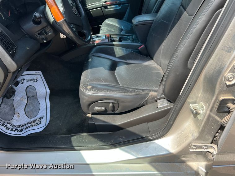 image for item MQ9808 2004 Cadillac SRX  SUV