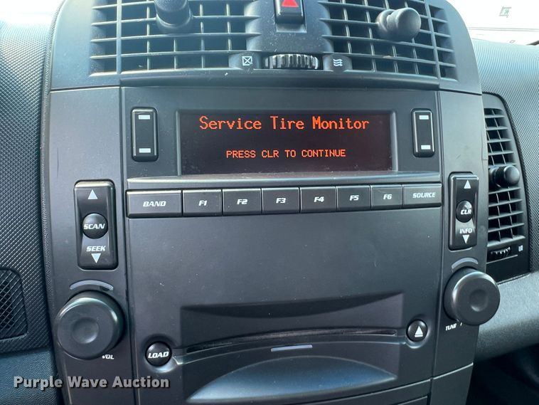 image for item MQ9808 2004 Cadillac SRX  SUV