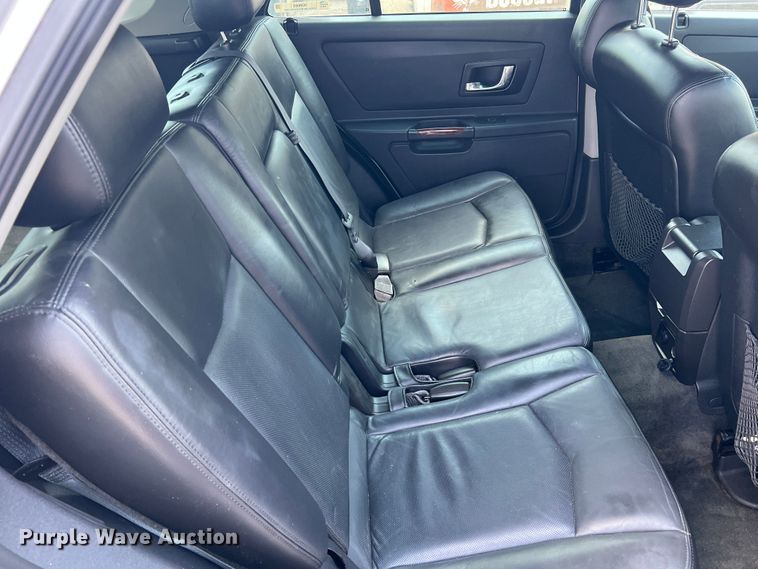 image for item MQ9808 2004 Cadillac SRX  SUV