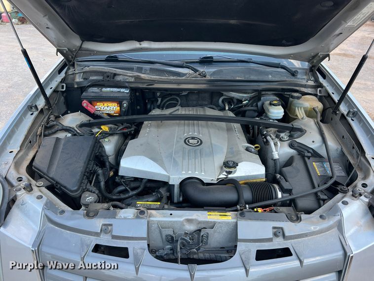 image for item MQ9808 2004 Cadillac SRX  SUV