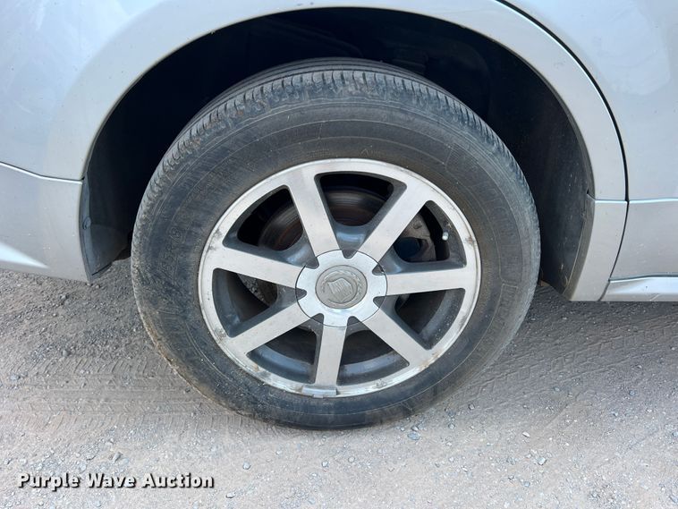 image for item MQ9808 2004 Cadillac SRX  SUV