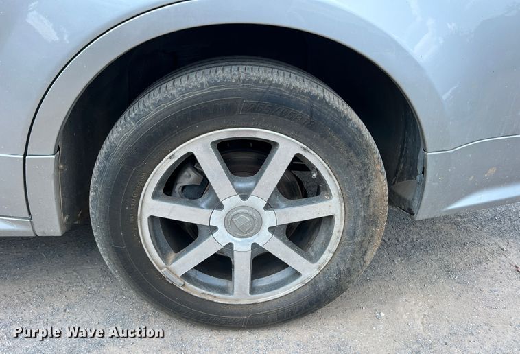 image for item MQ9808 2004 Cadillac SRX  SUV