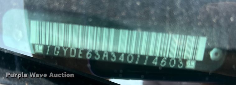 image for item MQ9808 2004 Cadillac SRX  SUV