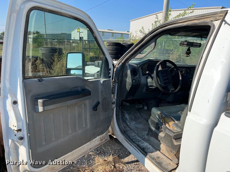 image for item MQ9809 2012 Ford F250 Super Duty  pickup truck