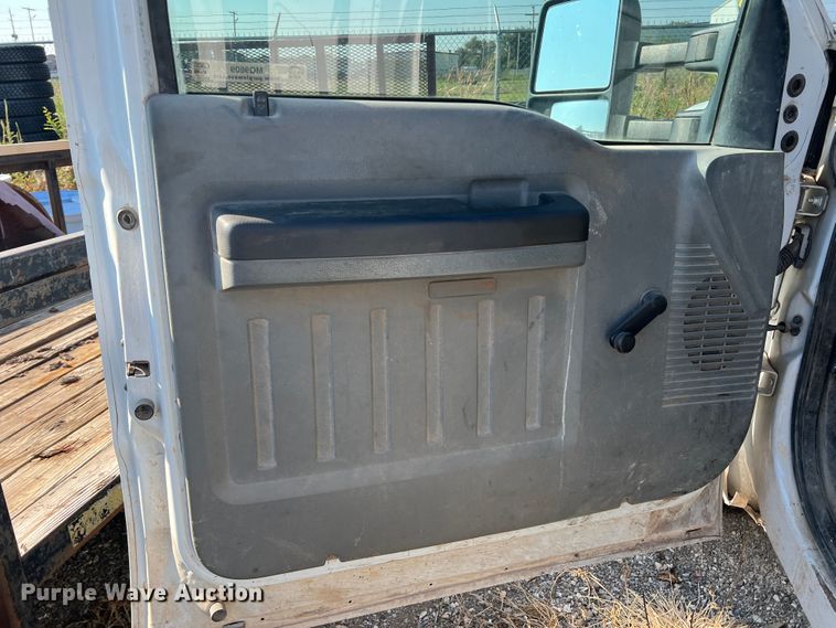 image for item MQ9809 2012 Ford F250 Super Duty  pickup truck