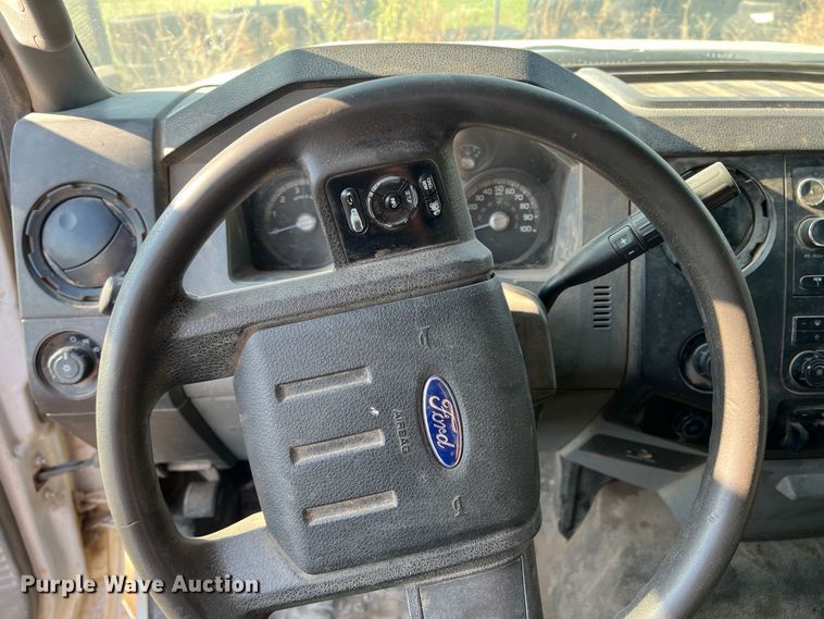 image for item MQ9809 2012 Ford F250 Super Duty  pickup truck